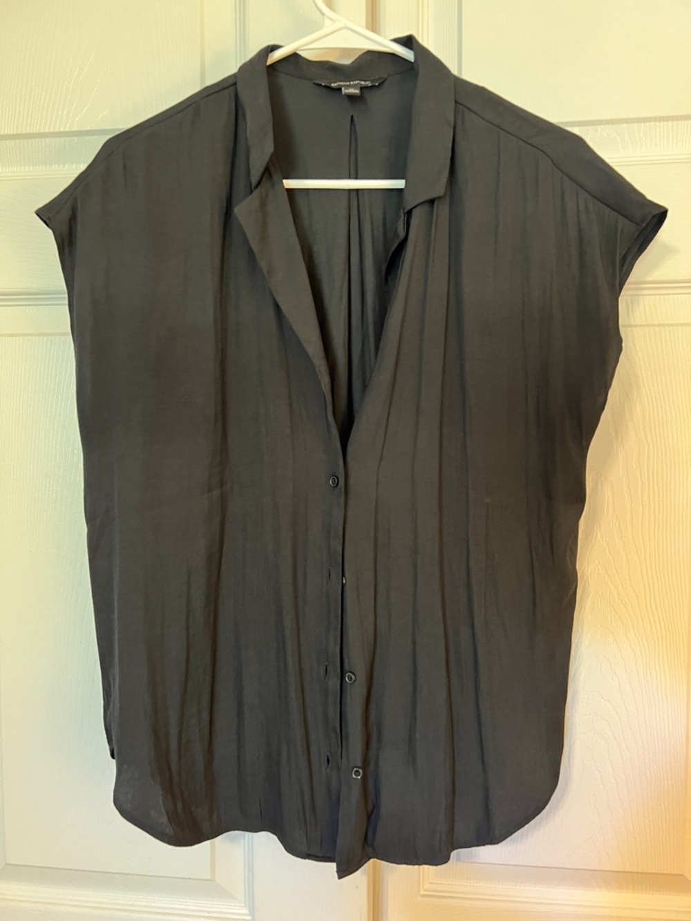 Banana Republic Black Short-Sleeve Button Down Blouse
